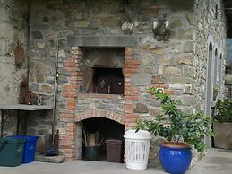 Tranquil Villa in San Romano di Garfagnana with Hot Tub