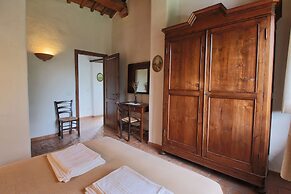 Farmhouse in Proceno With Pool Views