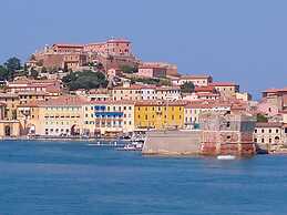 House With Direct Access and Private Terrace at Sea Near Capoliveri