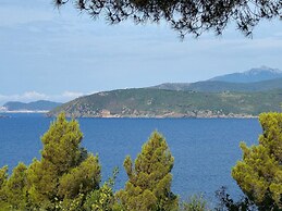 House With Direct Access and Private Terrace at Sea Near Capoliveri