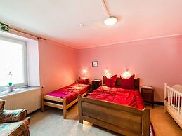 Forestside Escape for 15 Guests