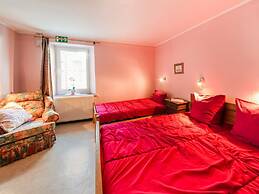 Forestside Escape for 15 Guests