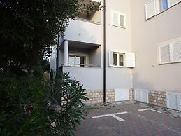 Spacious Apartment in Mandre With Terrace