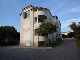 Spacious Apartment in Mandre With Terrace