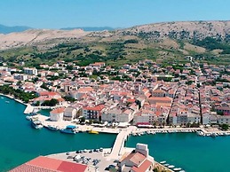 Spacious Apartment in Mandre With Terrace