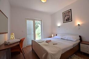Apartment in Mandre Near the Sea
