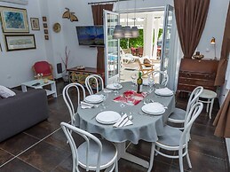 Spacious Holiday Home in Molat With Pool