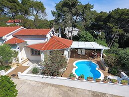 Holiday Home in Molat With Pool