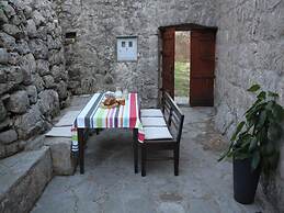 Stone Holiday Home in Brotnice Dalmatia with Outdoor Hot Tub