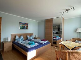Moderne Ferienwohnung in Bastorf in Meernaehe