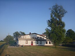 Moderne Ferienwohnung in Bastorf in Meernaehe