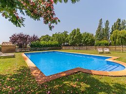 Large Farmhouse with Private Pool & Large Garden near Beach