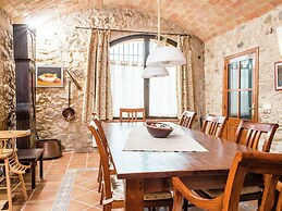 Large Farmhouse with Private Pool & Large Garden near Beach