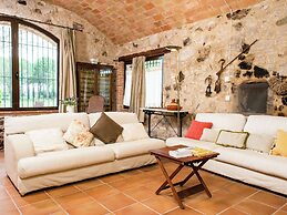 Large Farmhouse with Private Pool & Large Garden near Beach
