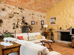 Large Farmhouse with Private Pool & Large Garden near Beach