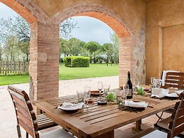 Large Farmhouse with Private Pool & Large Garden near Beach