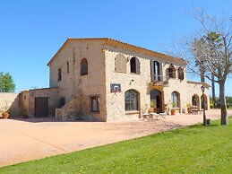 Large Farmhouse with Private Pool & Large Garden near Beach