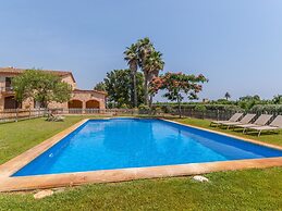 Large Farmhouse with Private Pool & Large Garden near Beach