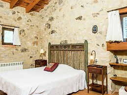 Large Farmhouse with Private Pool & Large Garden near Beach