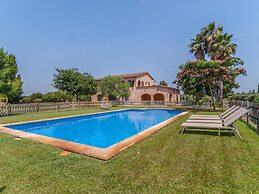 Large Farmhouse with Private Pool & Large Garden near Beach