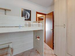 Residence and Quiet Residence With Pool, Near the Lake