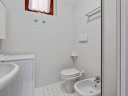 Residence and Quiet Residence With Pool, Near the Lake