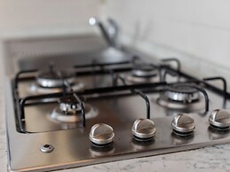 Residence and Quiet Residence With Pool, Near the Lake