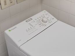 Residence and Quiet Residence With Pool, Near the Lake