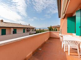 Residence and Quiet Residence With Pool, Near the Lake