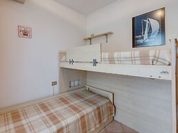 Residence and Quiet Residence With Pool, Near the Lake