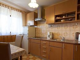 Cozy Apartment in Malinska near Sea