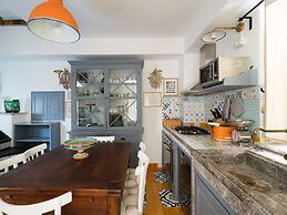 Pleasing House in the Center of the Famous Taormina Near the Sea