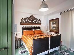 Pleasing House in the Center of the Famous Taormina Near the Sea