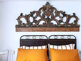 Pleasing House in the Center of the Famous Taormina Near the Sea