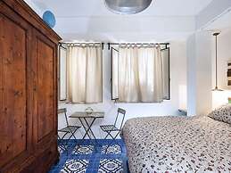 Pleasing House in the Center of the Famous Taormina Near the Sea