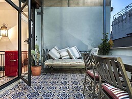 Pleasing House in the Center of the Famous Taormina Near the Sea