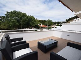 Modern Villa in Sao Martinho do Porto With Swimming Pool