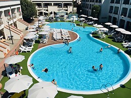 Nicely Furnished Apartment with AC near Beach