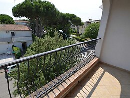 Nicely Furnished Apartment with AC near Beach