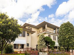 Cloistered Apartment in Sirmione near Lake