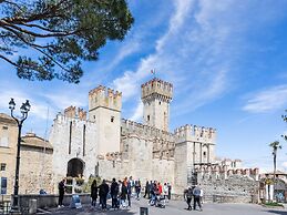 Cloistered Apartment in Sirmione near Lake