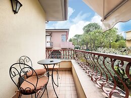 Cloistered Apartment in Sirmione near Lake