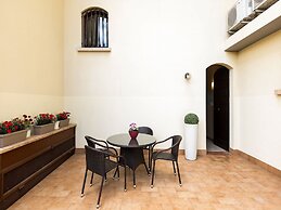 Cloistered Apartment in Sirmione near Lake