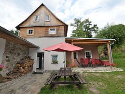 Spacious Holiday Home With Pool