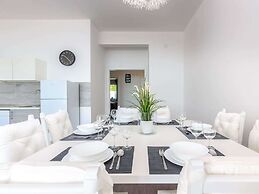 Villa in Dramalj With Swimming Pool