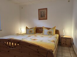 Ferienhaus mit Garten in Graal-mueritz