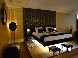 Deluxe Holiday Home in Welkenraedt with Hot Tub & Steam Shower