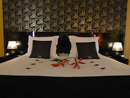 Deluxe Holiday Home in Welkenraedt with Hot Tub & Steam Shower