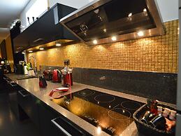 Deluxe Holiday Home in Welkenraedt with Hot Tub & Steam Shower