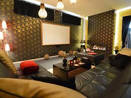 Deluxe Holiday Home in Welkenraedt with Hot Tub & Steam Shower